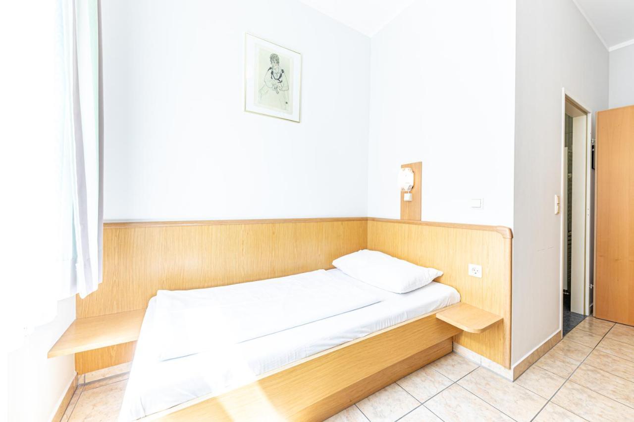 Hotel-Pension Fuenfhaus Vienna Esterno foto