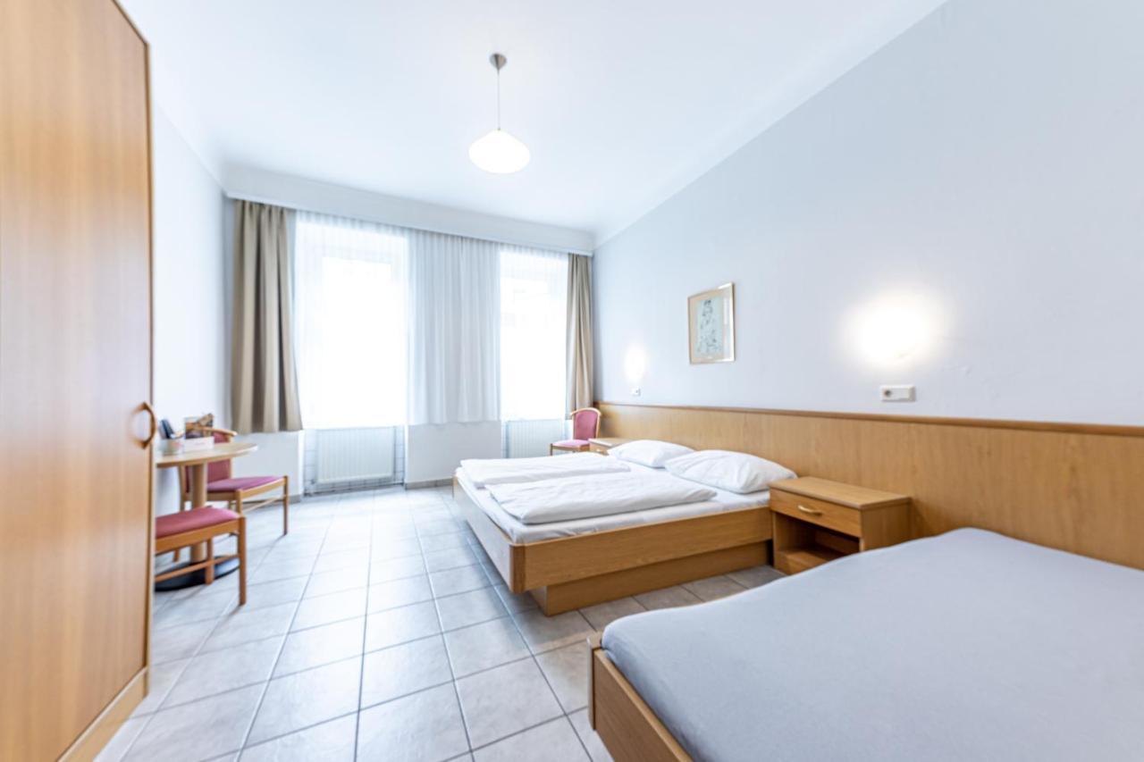 Hotel-Pension Fuenfhaus Vienna Esterno foto