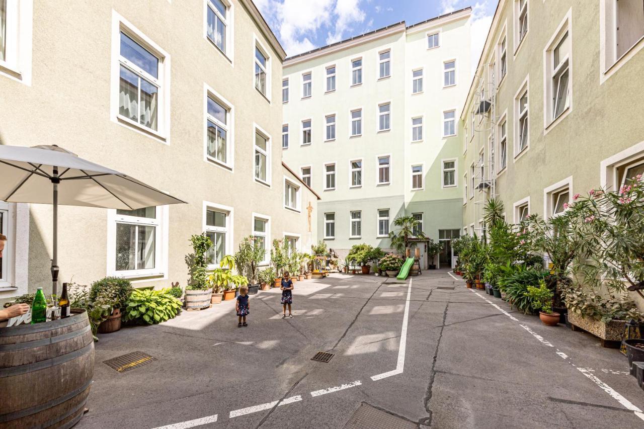Hotel-Pension Fuenfhaus Vienna Esterno foto