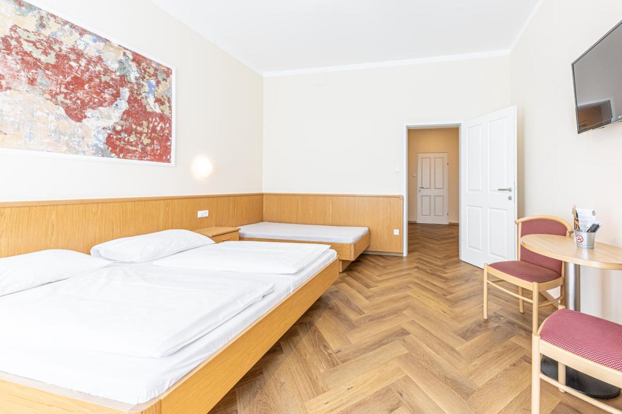Hotel-Pension Fuenfhaus Vienna Esterno foto
